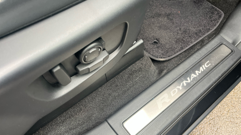 Land Rover Discovery 3.0 D300 R-Dynamic HSE 5dr Auto Diesel Station Wagon